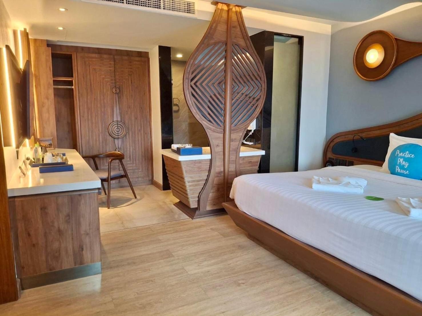 The Oceanic Sportel Phuket - Sha Extra Plus Exterior foto Deluxe Ocean View